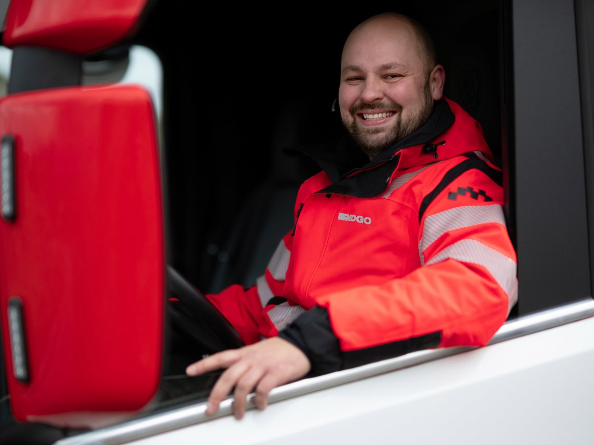 REDGON paikallinen hinausautonkuljettaja